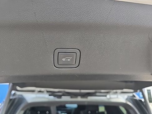 Used 2023 Cadillac Escalade V AWD/4WD image 7