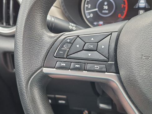 Used 2021 Nissan Versa SV FWD image 16