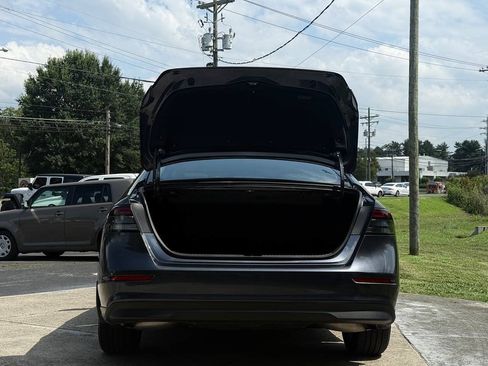 Used 2024 Honda Accord EX image 9
