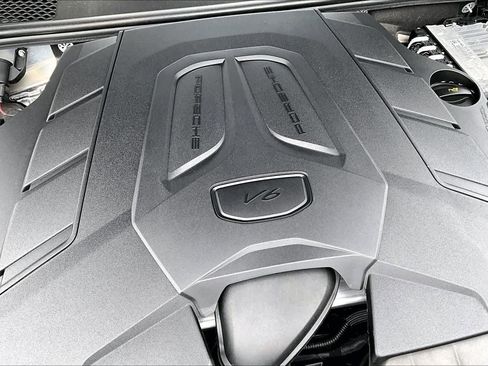 Used 2024 Porsche Cayenne image 64