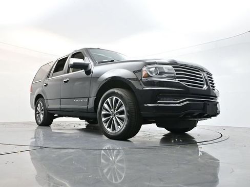 Used 2017 Lincoln Navigator Select image 27