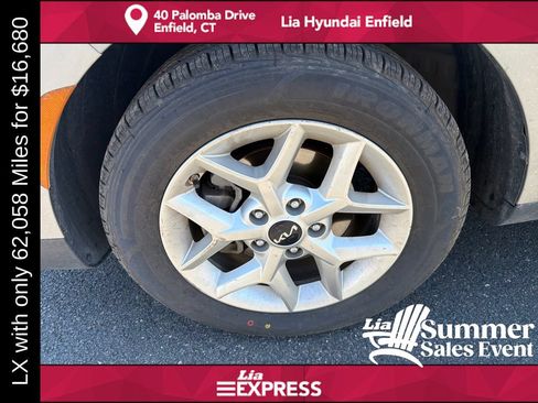 Used 2024 Kia Soul LX w/ Option Group 015 FWD image 9