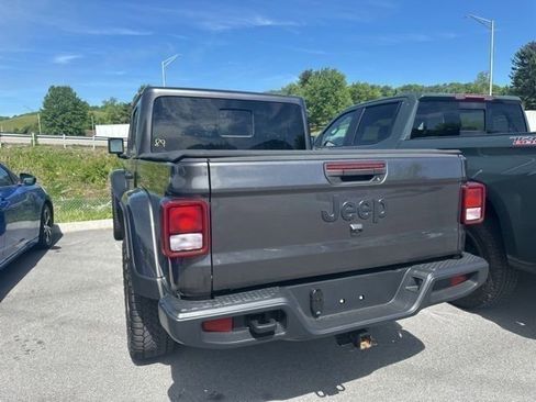 Used 2025 Jeep Gladiator Sport AWD/4WD image 21