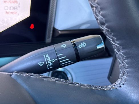 Used 2025 GMC Hummer EV 3X w/ LPO, Dark Essentials Package image 36