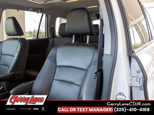 Used 2021 Honda Pilot Touring image 12