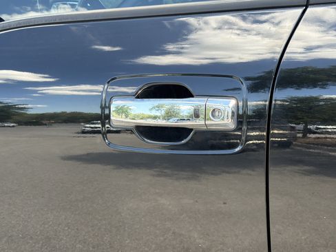 Used 2020 Nissan Titan Platinum Reserve w/ Moonroof Package AWD/4WD image 32