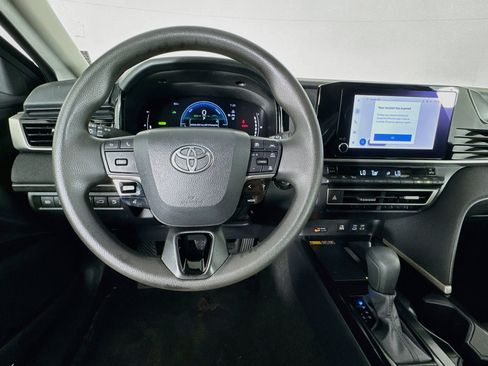Used 2025 Toyota Camry LE FWD image 10