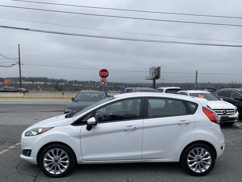 Used 2014 Ford Fiesta SE w/ Equipment Group 201A image 8