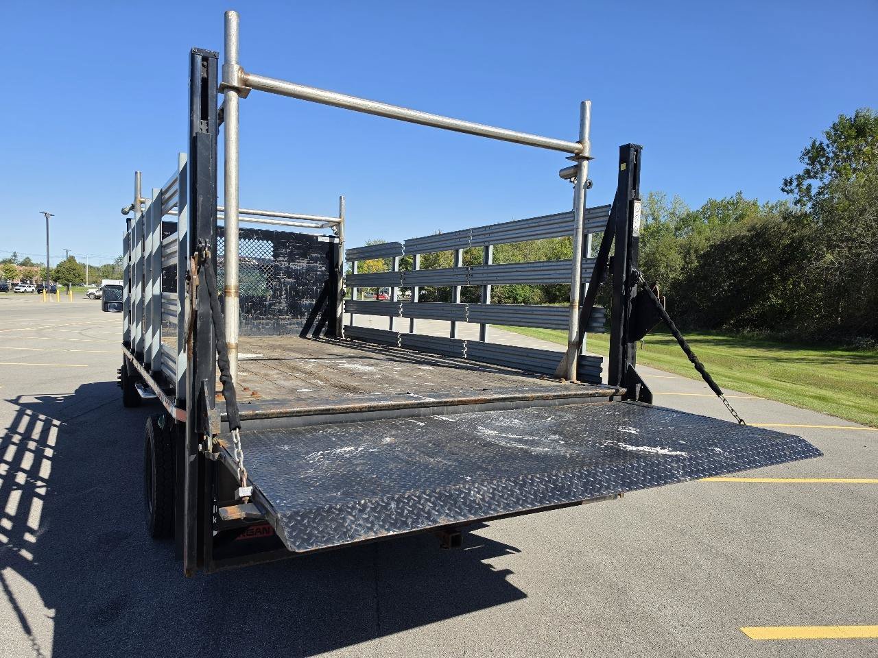 Used 2012 Ford F550 2WD Regular Cab Super Duty w/ Payload Upgrade Pkg image 16