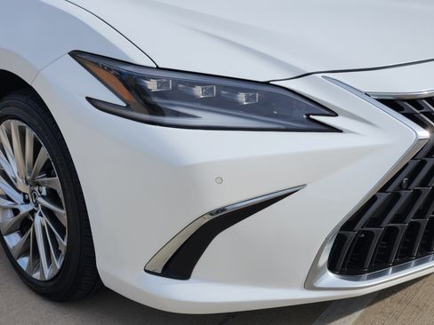 Used 2023 Lexus ES 350 Ultra Luxury image 5