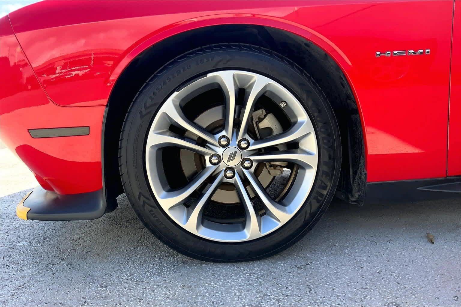 Used 2022 Dodge Challenger R/T RWD image 8