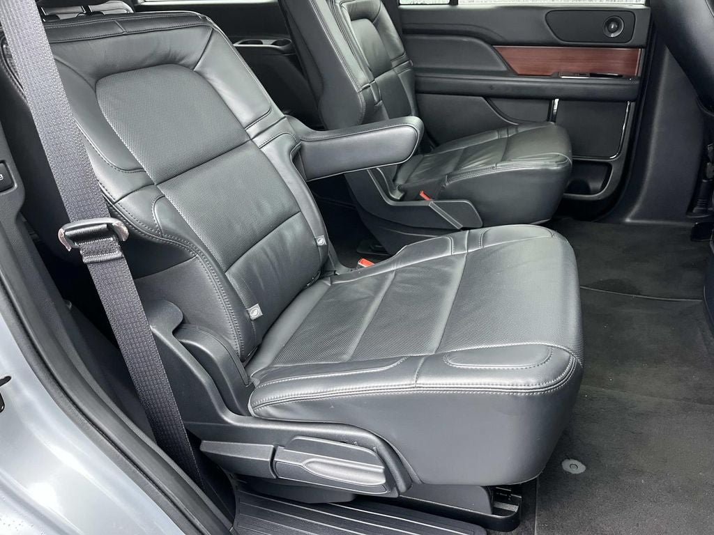 Used 2023 Lincoln Navigator Reserve AWD/4WD image 30