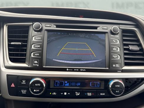 Used 2018 Toyota Highlander Limited AWD/4WD image 14