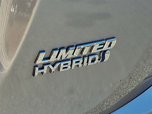 Used 2018 Toyota RAV4 Limited image 35