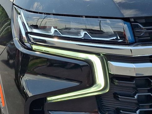 Used 2024 Chevrolet Suburban LS image 9