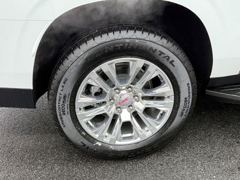 New 2026 GMC Yukon XL Denali image 11