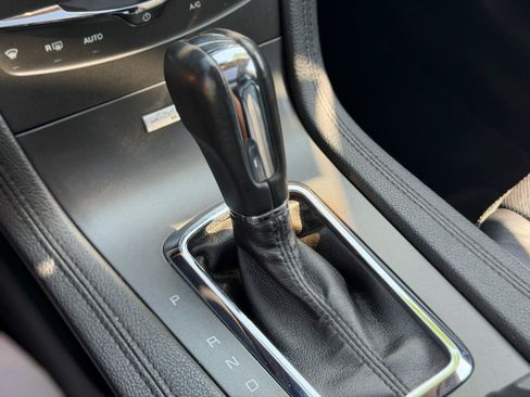 Used 2014 Lincoln MKT AWD image 31