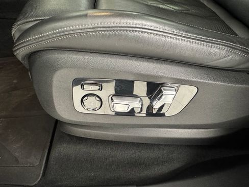 Used 2023 BMW X5 M50i w/ Executive Package image 27