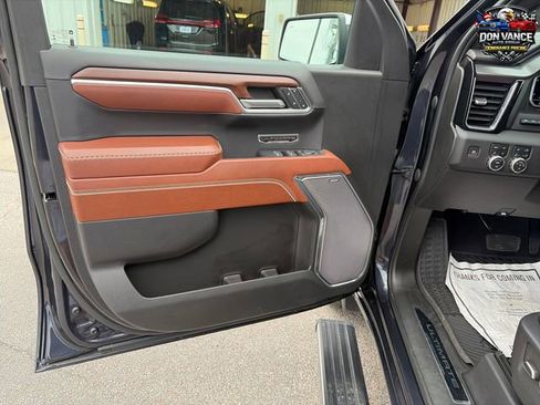 Used 2023 GMC Sierra 1500 Denali Ultimate AWD/4WD image 11