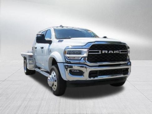 Used 2024 RAM 4500 SLT w/ Quick Order Package 2YG SLT AWD/4WD image 9