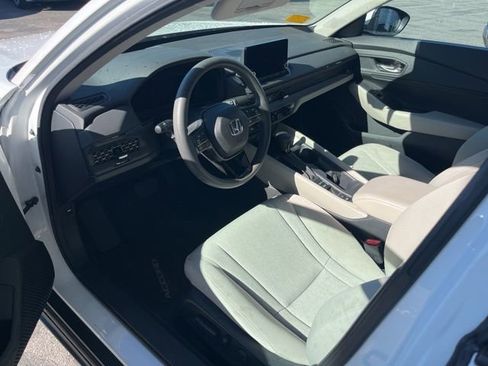 Certified 2023 Honda Accord EX image 7