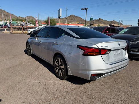 Used 2021 Nissan Altima 2.5 SV FWD image 6