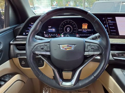 Certified 2024 Cadillac Escalade ESV Premium Luxury RWD image 32