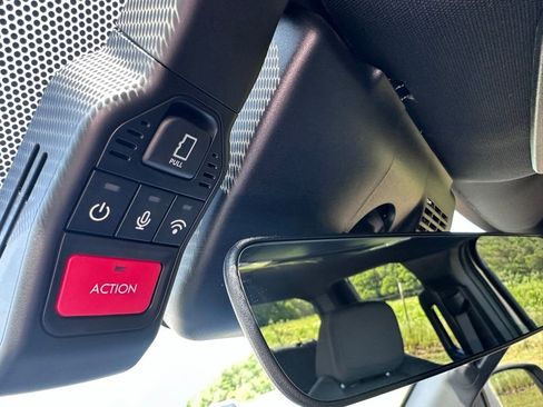 Used 2025 Toyota Tacoma TRD Sport AWD/4WD image 19