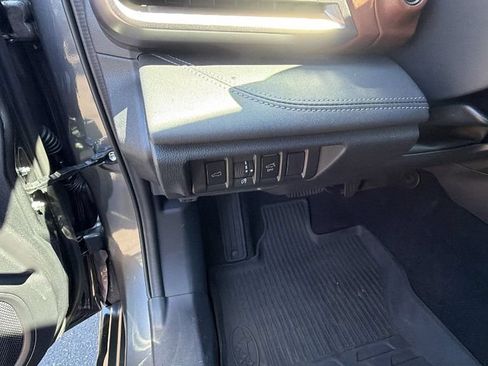 Used 2025 Subaru Outback Touring XT AWD/4WD image 30