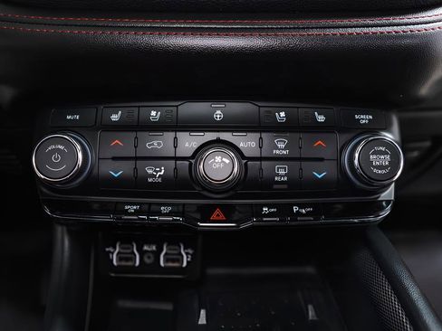 Used 2025 Dodge Durango R/T AWD/4WD image 15