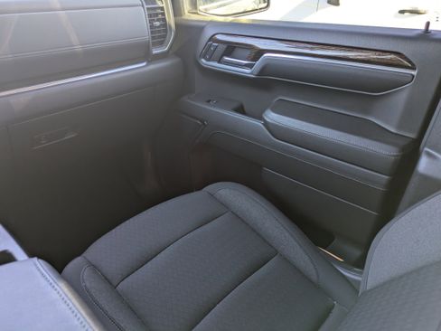 Used 2024 GMC Sierra 1500 Elevation image 10