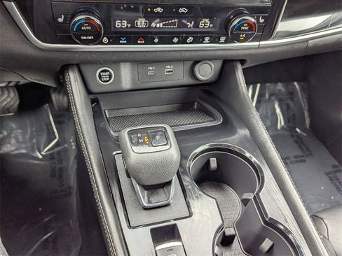 Used 2023 Nissan Rogue SL w/ SL Premium Package image 24