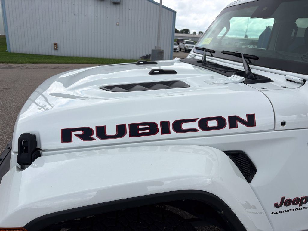 Used 2025 Jeep Gladiator Rubicon AWD/4WD image 24