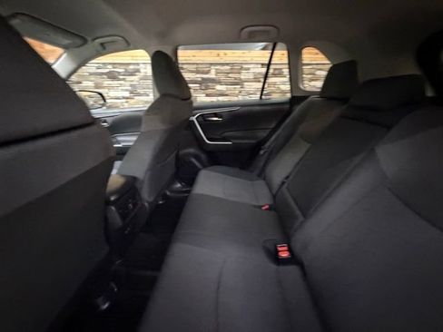 Used 2021 Toyota RAV4 XLE AWD/4WD image 30