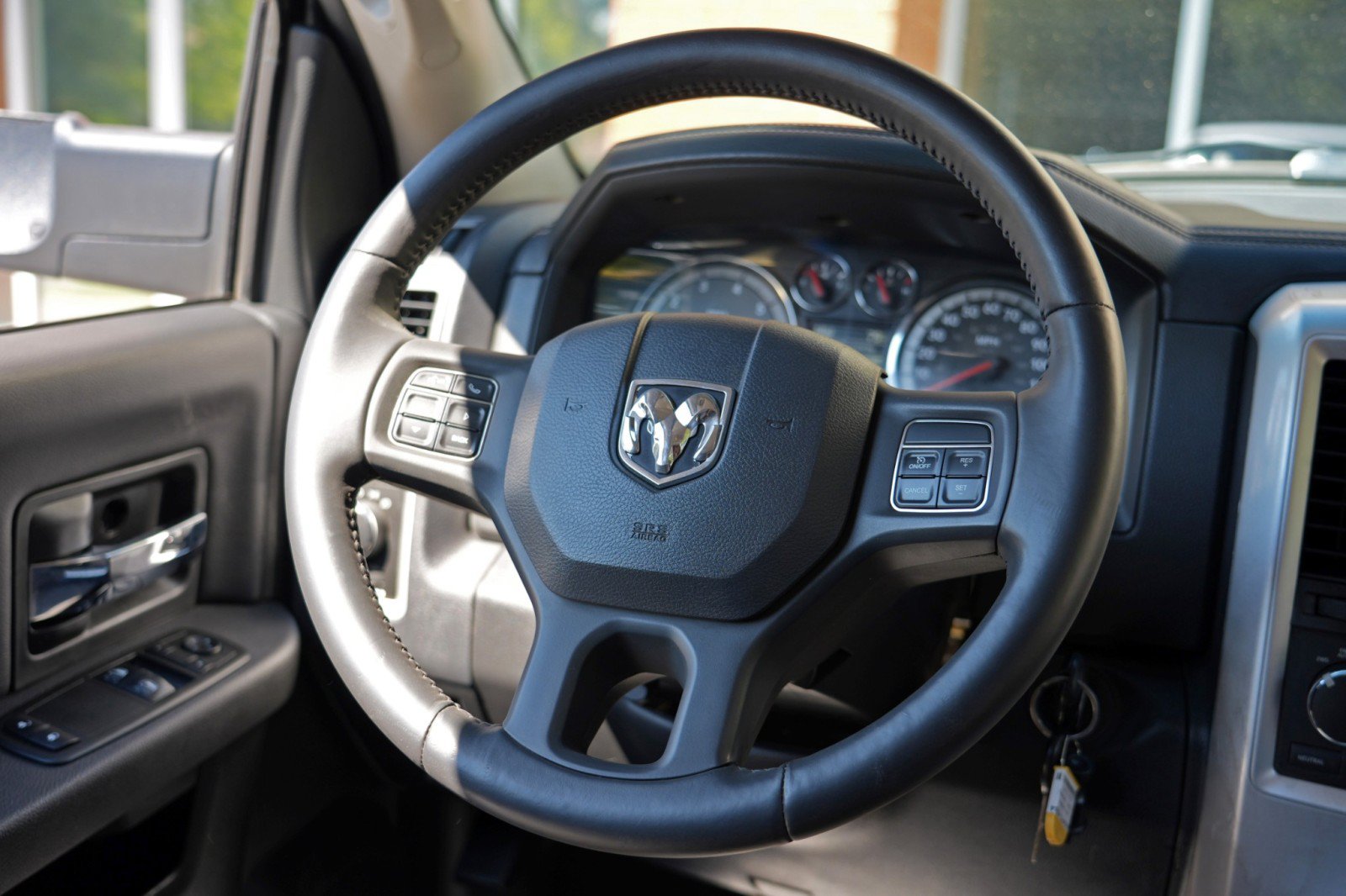 Used 2012 RAM 1500 Sport w/ Remote Start & Security Group AWD/4WD image 17