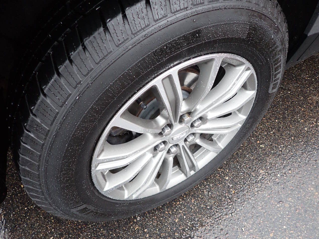 Used 2018 Cadillac XT5 Luxury w/ Trailering Package AWD/4WD image 7