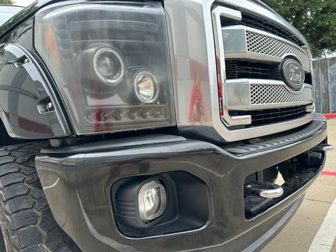 Used 2013 Ford F250 Platinum w/ FX4 Off Road Pkg AWD/4WD image 7