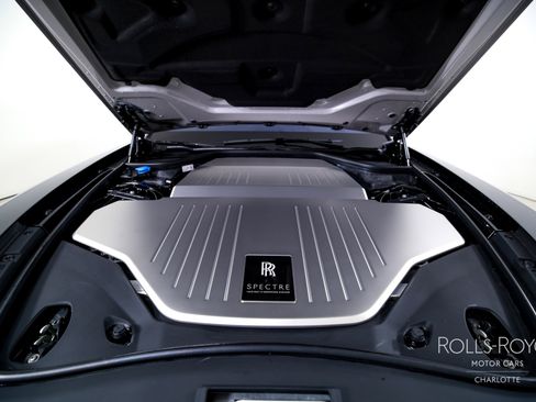 Used 2025 Rolls-Royce Spectre w/ Spectre Launch Package image 32