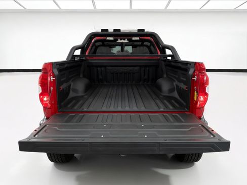 Used 2016 Toyota Tundra SR5 w/ SR5 Upgrade Package AWD/4WD image 18