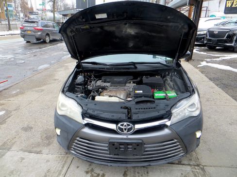 Used 2016 Toyota Camry XLE image 5