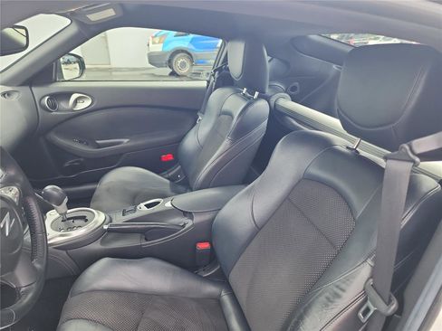 Used 2014 Nissan 370Z Touring w/ Sport Package RWD image 17