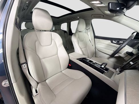 Certified 2023 Volvo XC60 B5 Plus w/ Protection Package Premier FWD image 27