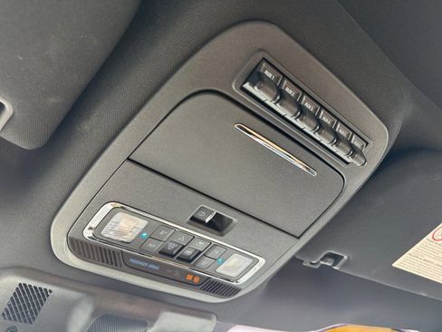 Used 2024 Ford F250 Lariat w/ Lariat Ultimate Package image 16