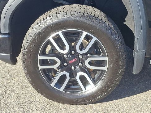 Used 2022 GMC Sierra 1500 AT4 w/ AT4 Premium Package image 8