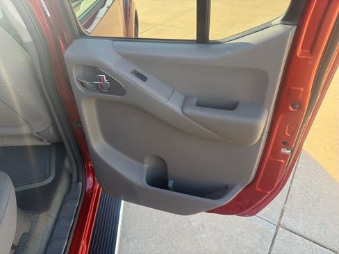Used 2015 Nissan Frontier SV w/ SV Value Truck Package image 24