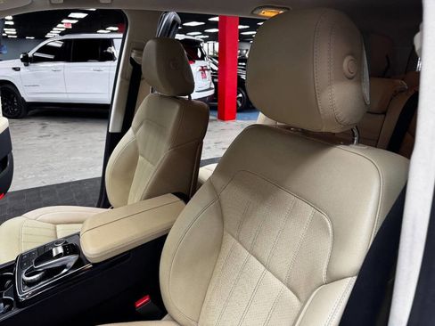 Used 2019 Mercedes-Benz GLS 450 4MATIC image 35