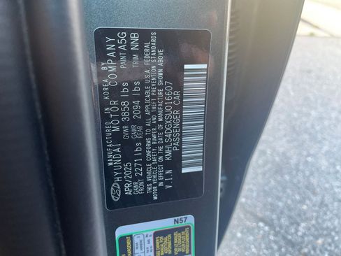 Used 2025 Hyundai Elantra SEL image 31