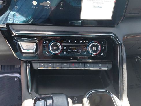 Used 2022 GMC Sierra 1500 AT4 w/ AT4 Premium Package AWD/4WD image 33