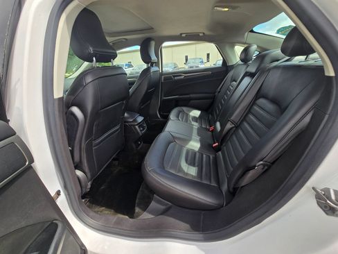 Used 2016 Ford Fusion SE w/ Equipment Group 202A FWD image 14