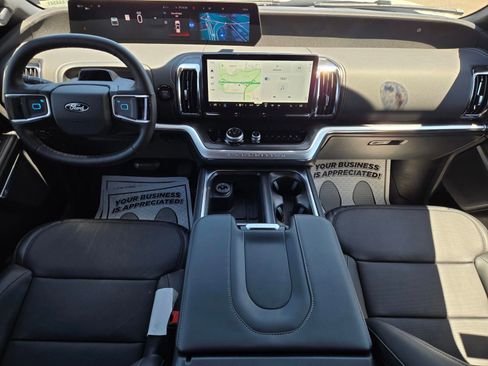 New 2026 Ford Expedition Platinum w/ Stealth Performance Package AWD/4WD image 8